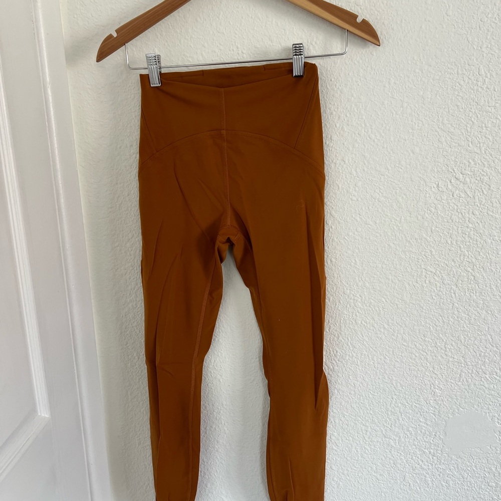 Lululemon Rust Orange Leggings -- Size 4